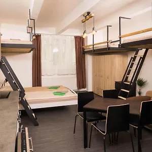 Flying Bed Close To Castle And Airport Praha